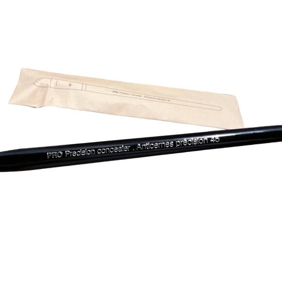 NEW Sephora 45 Pro Precision Concealer Brush - Picture 5 of 9